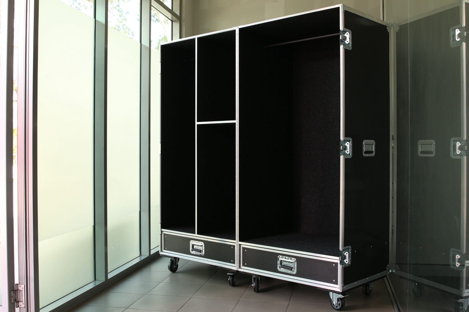touring wardrobe road case