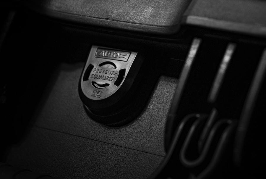 Nanuk 963 Plastic Injection Molded Carry Case 1 Feature-Pressure-Valve_900X