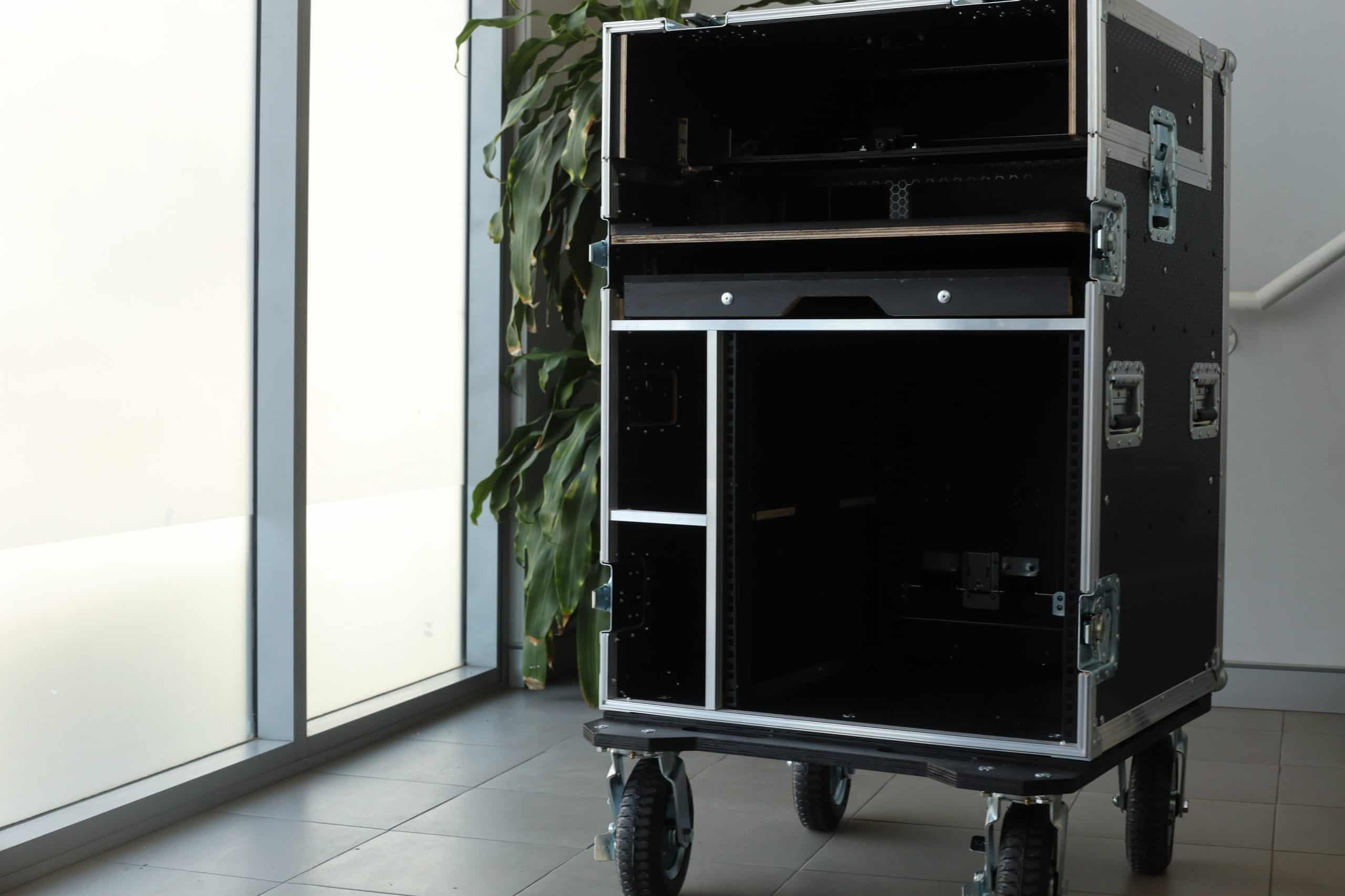 Workstation Case For Onyx Nx-Wing With Off Road Castors