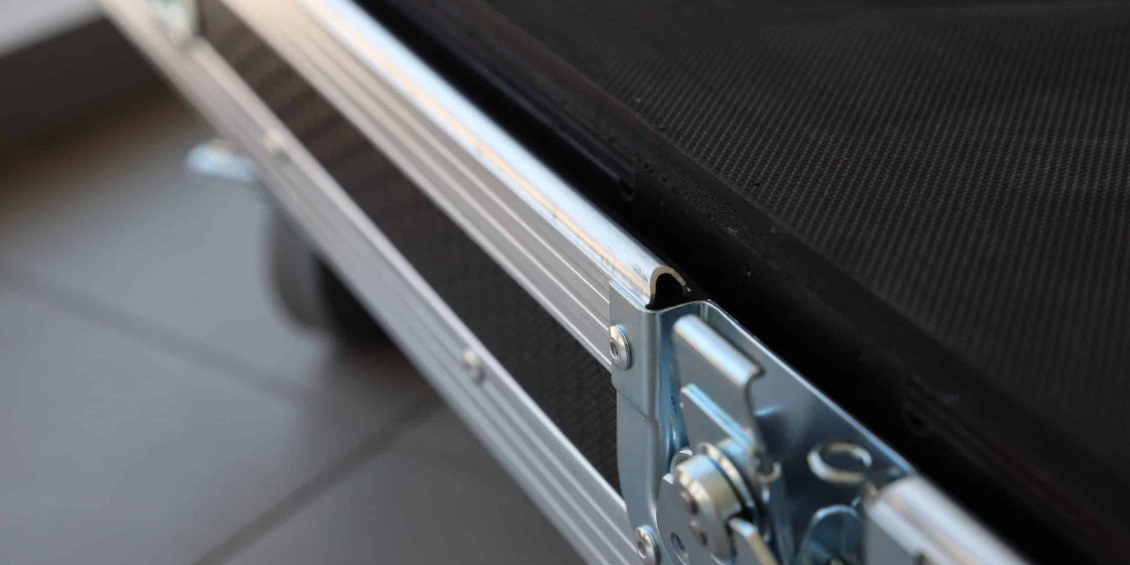 Road Case Hardware E25-T9 road case edge extrusion